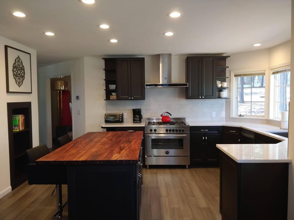 Modern Kitchen with Quartz Countertops
