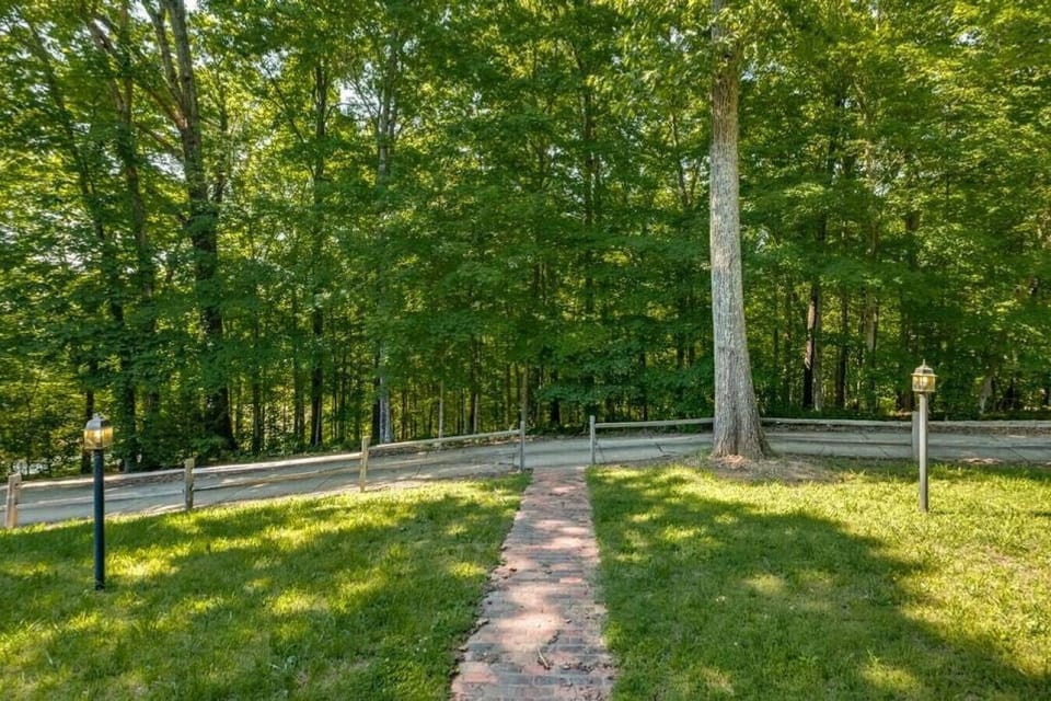 Large wrap around driveway