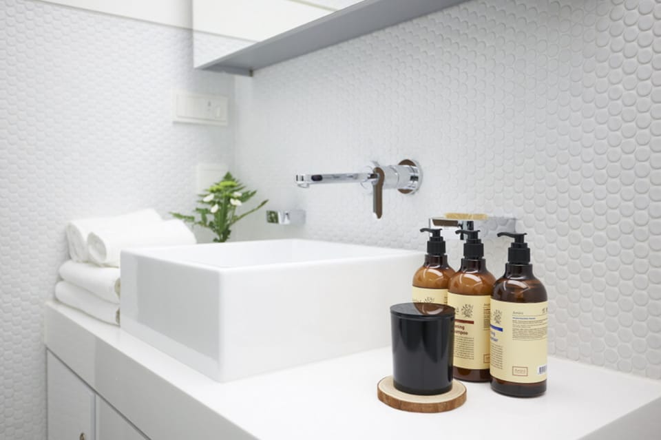 PalHoeDang Shrine (Small-sized Room) | Bathroom sink