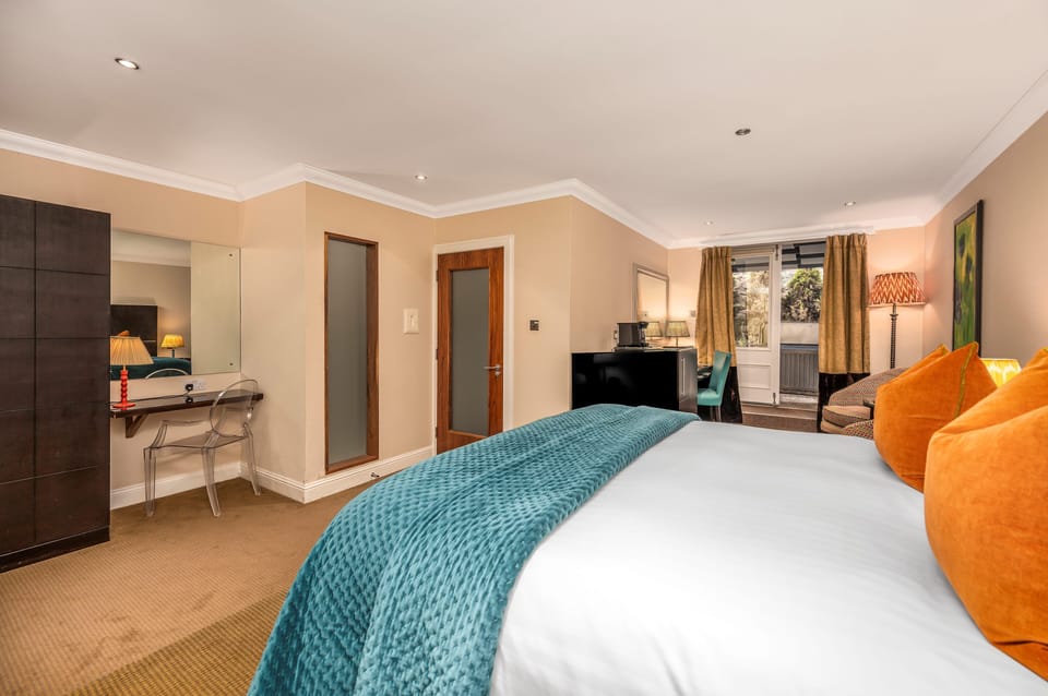 Extra Decadent | Egyptian cotton sheets, premium bedding, free minibar items