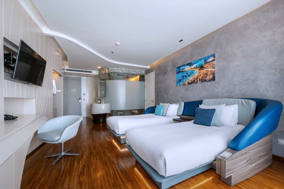 Egyptian cotton sheets, premium bedding, Select Comfort beds, minibar