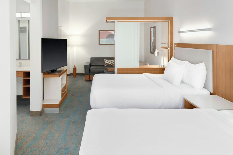 Studio, Multiple Beds | Desk, blackout drapes, iron/ironing board, free cribs/infant beds