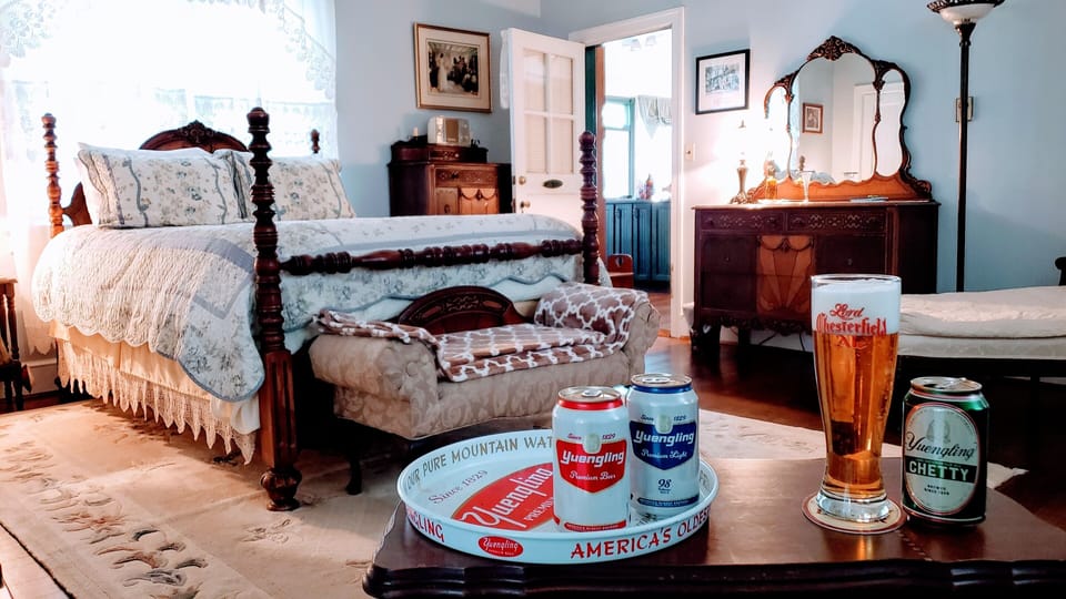 Honeymoon Suite, 1 Queen Bed | Individually decorated, individually furnished, iron/ironing board