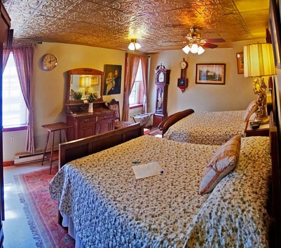 Frankfort Room | Individually decorated, individually furnished, blackout drapes