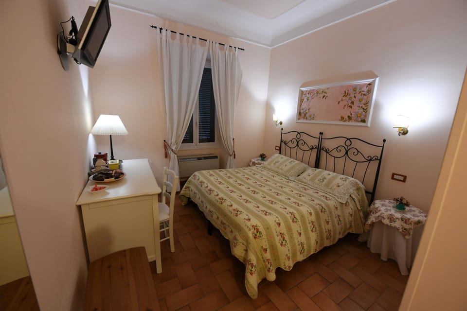 Standard Double Room (Rosa) | Premium bedding, in-room safe, desk, free cribs/infant beds