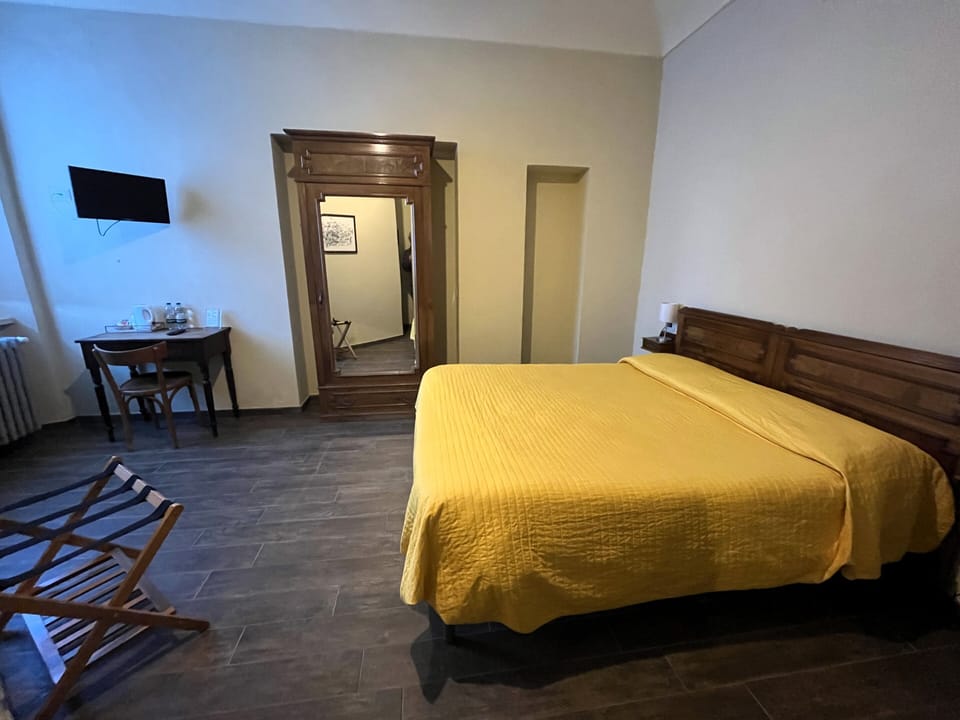 Standard Double or Twin Room, Mountain View | 1 bedroom, premium bedding, down comforters, desk