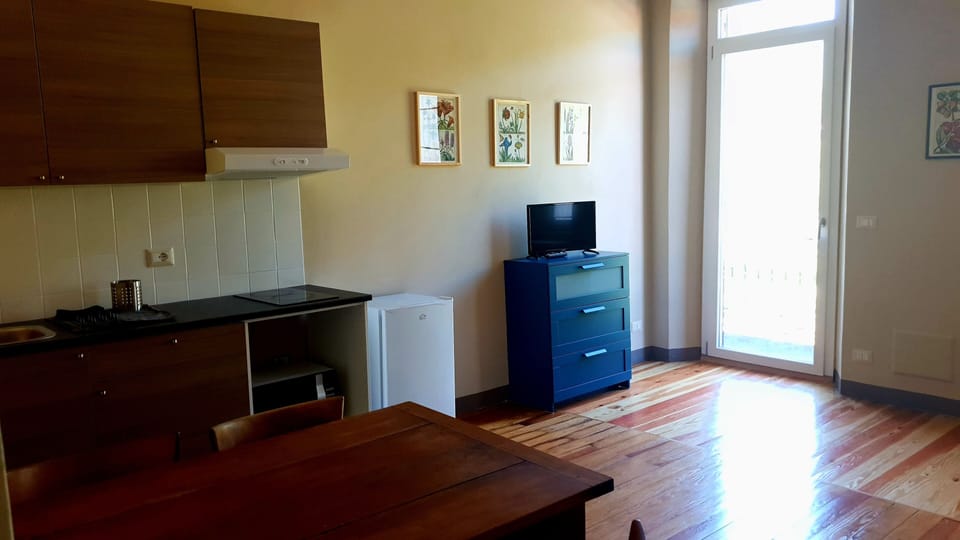 Family Apartment, Mountain View | Private kitchenette | Fridge, microwave, stovetop, cookware/dishes/utensils