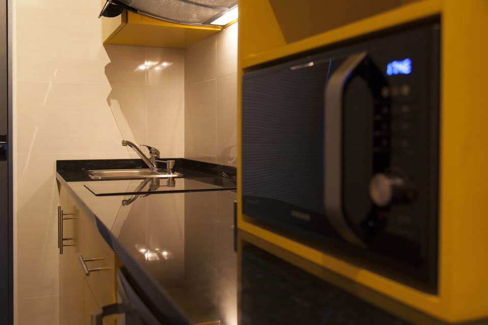 Deluxe Studio, Accessible, Kitchenette | Private kitchenette