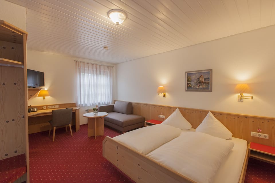 Comfort Double Room, 1 Bedroom | Premium bedding, desk, soundproofing, free WiFi