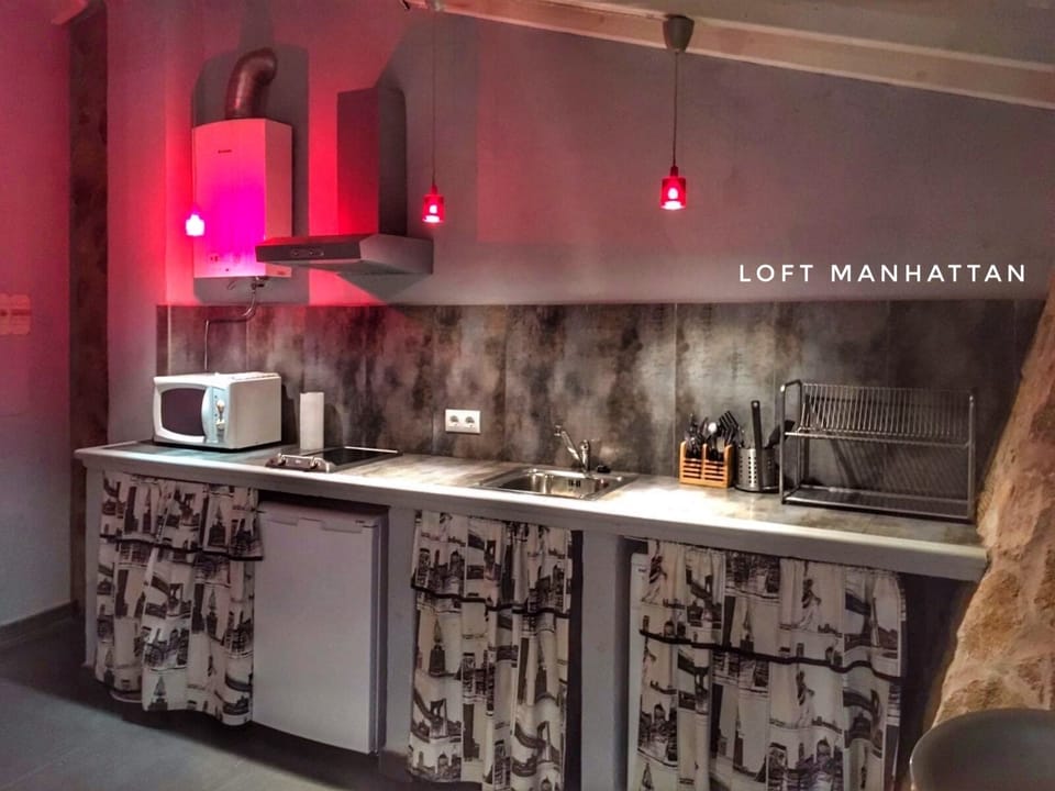 Exclusive Loft, Private Bathroom, Courtyard View | Private kitchen