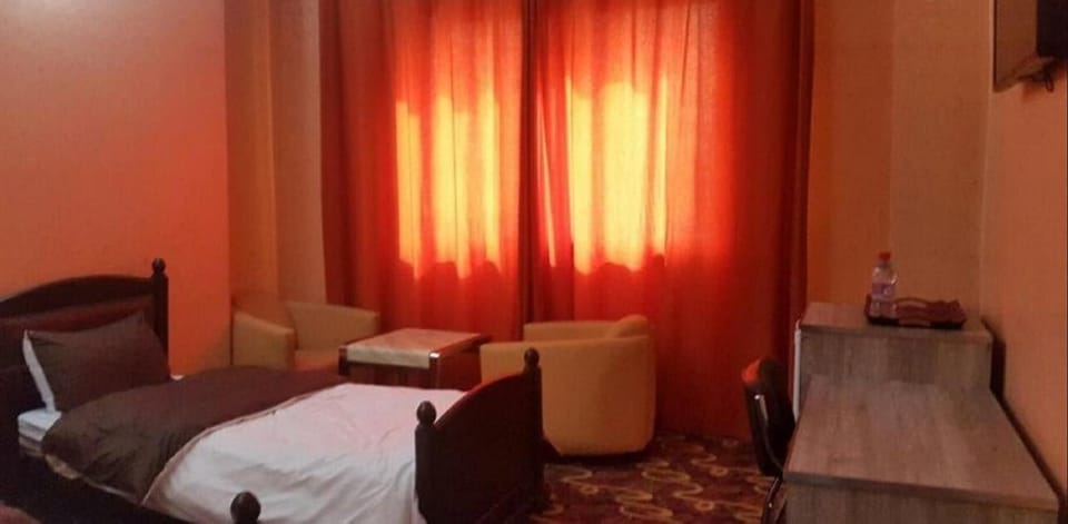 Minibar, blackout drapes, cribs (free), WiFi (free)