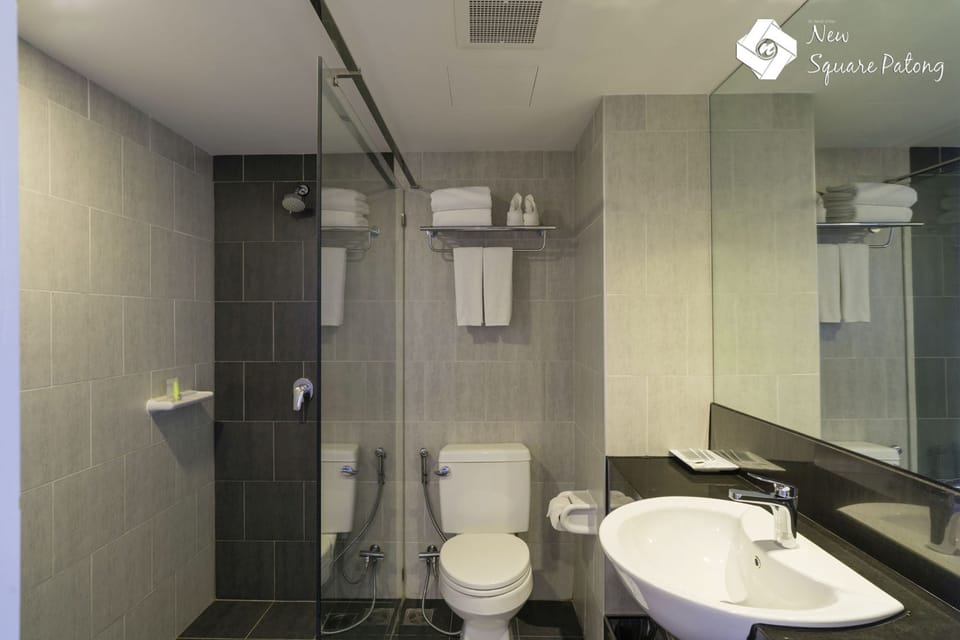 Shower, free toiletries, hair dryer, towels