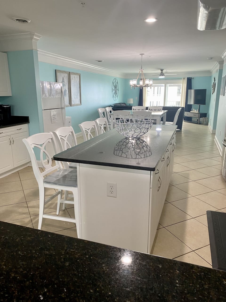 Open floor plan over 2000 sq ft. 