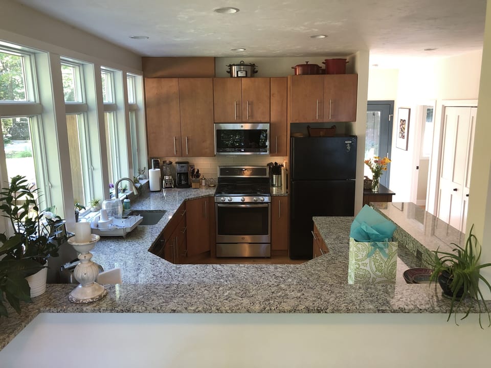 The kitchen is well-equipped for all of your cooking and entertaining needs.