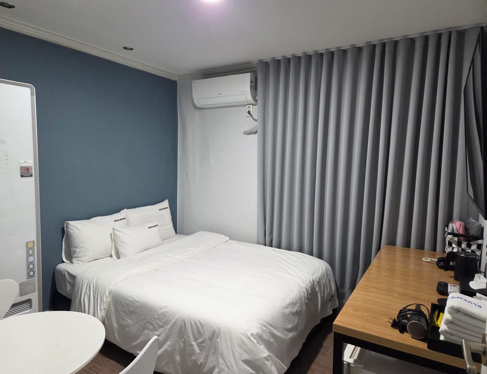Premium Double Room | Laptop workspace, free WiFi