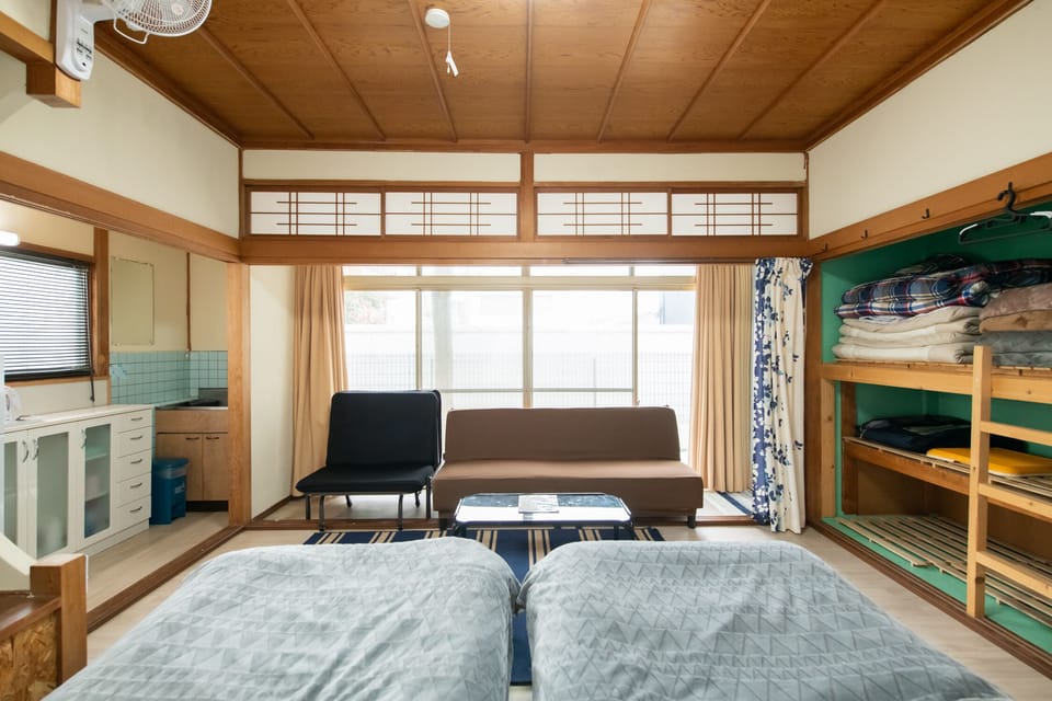 Cottage, Non Smoking, Pets Allowed | Laptop workspace, WiFi (free), bed sheets