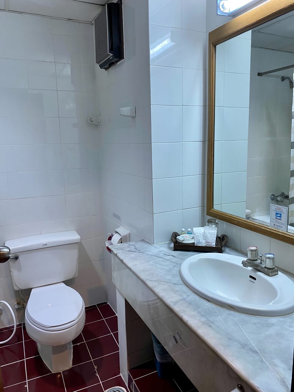 Deluxe Double Room | Minibar, desk, blackout drapes, free WiFi