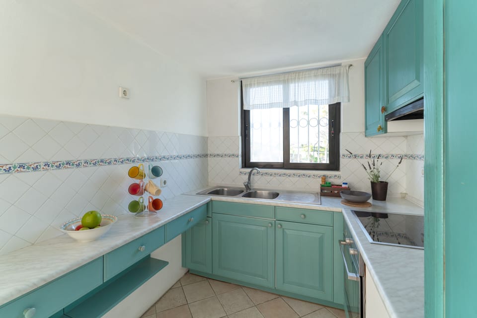 Beachfront Villa 4 Bedrooms | Private kitchen | Fridge, electric kettle, freezer, dining tables