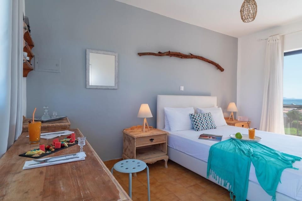 Premium Double Room, 1 Bedroom, Non Smoking, Oceanfront | Egyptian cotton sheets, premium bedding, down comforters, minibar
