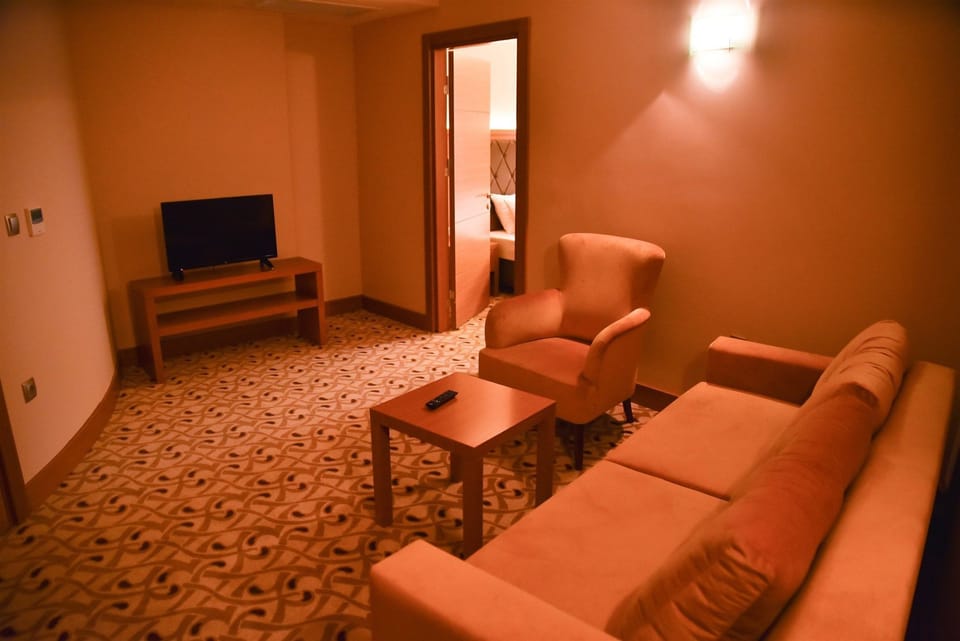 Suite | Living area | LCD TV