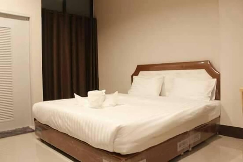 Standard Double Room | Desk, free WiFi