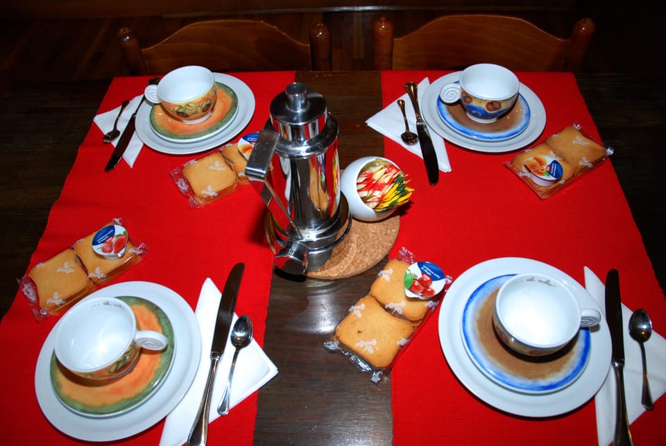 Free local cuisine breakfast