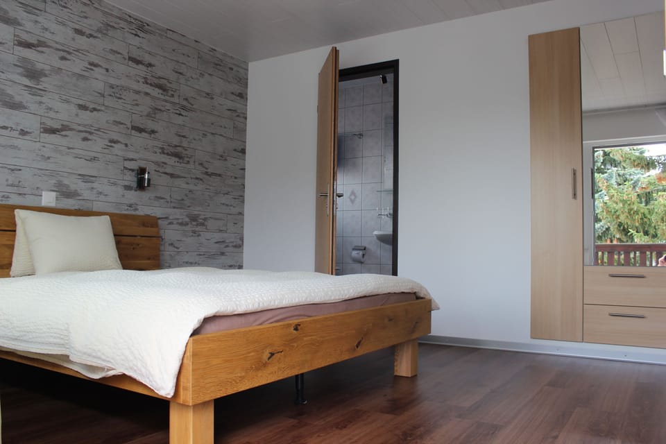 Standard Single Room | Down comforters, minibar, in-room safe, desk