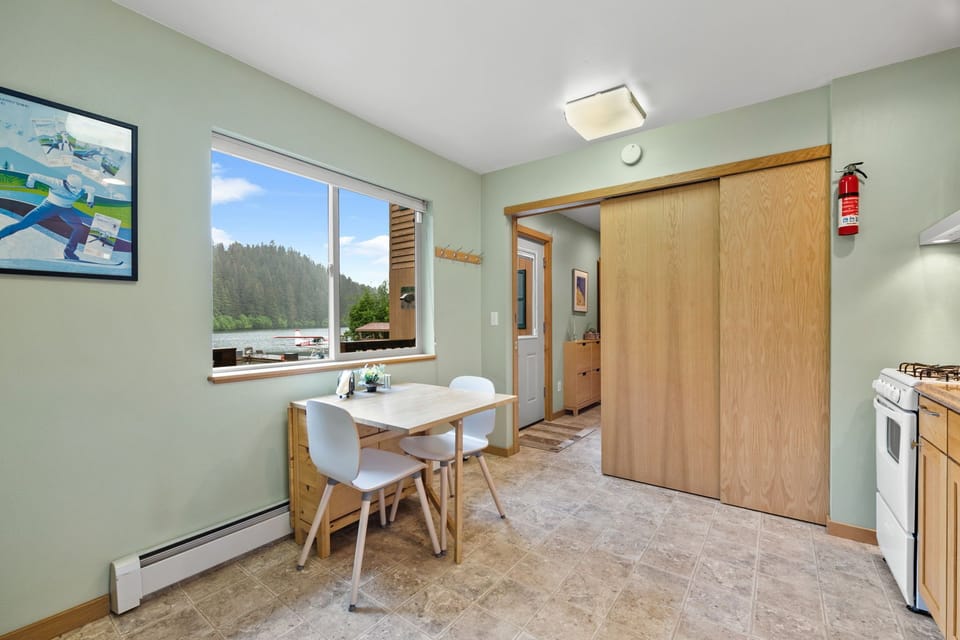 Bear Lake Deck Suite, Lake Views, 1 Bedroom, Kitchen, PRIVATE Bath | Private kitchenette