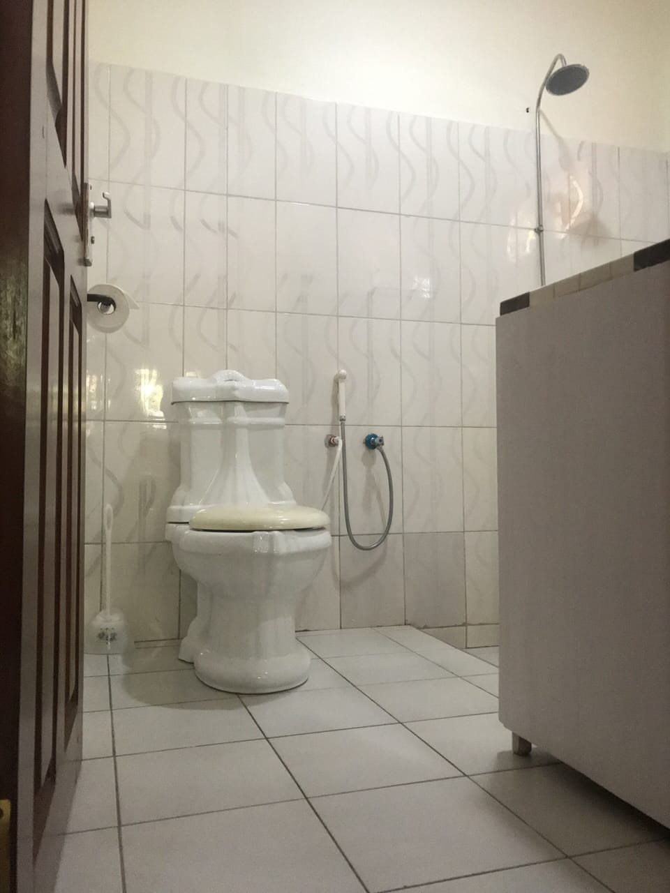 Standard Triple Room, Multiple Beds | Bathroom | Shower, free toiletries, slippers, towels