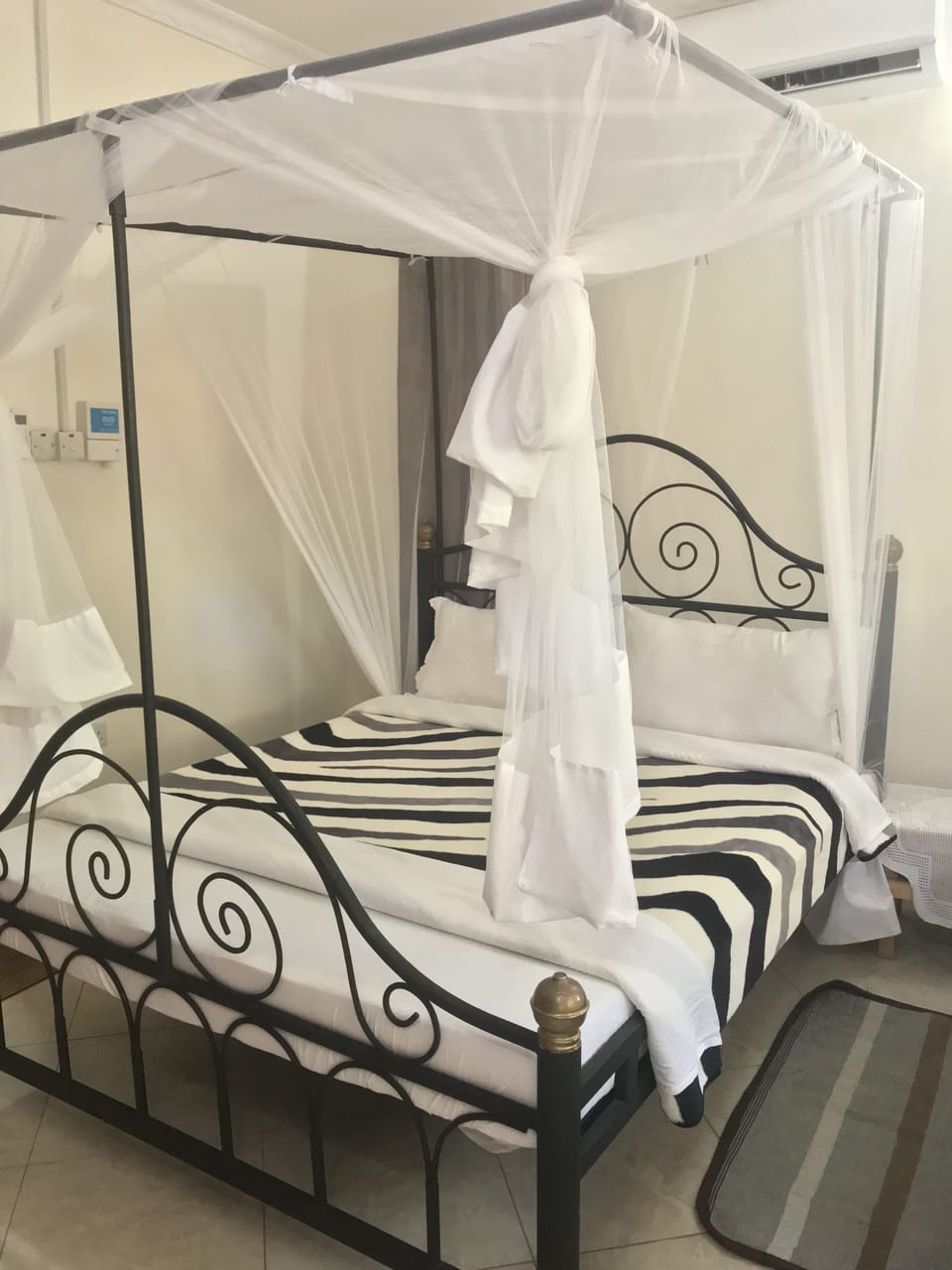 Standard Triple Room, Multiple Beds | 1 bedroom, desk, free WiFi, bed sheets