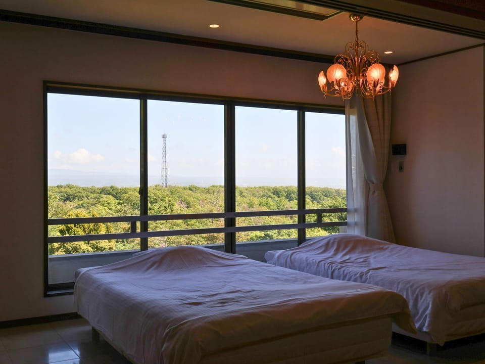 In-room safe, free WiFi, bed sheets