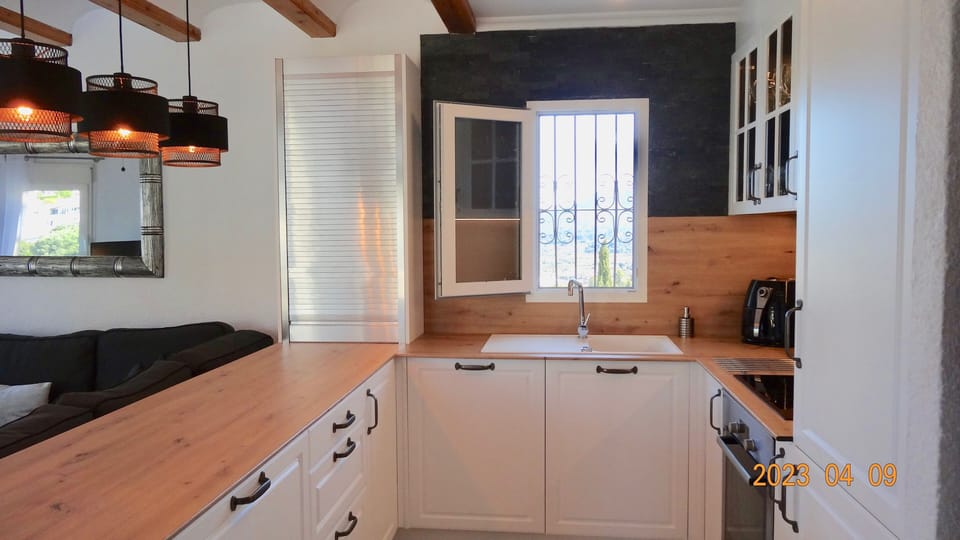 New kitchen for 2023, fully equipped.
