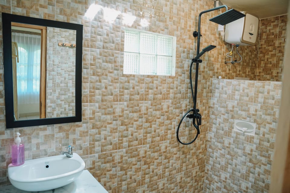 Shower, free toiletries, soap, toilet paper