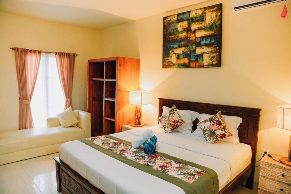 Executive Double Room | Desk, blackout drapes, soundproofing, WiFi (free)