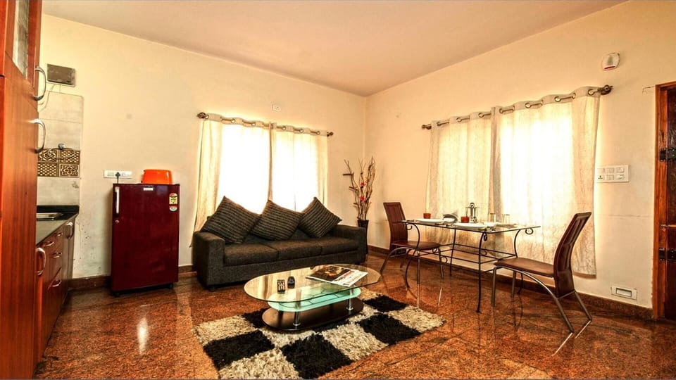 Apartment, 1 Bedroom, Kitchen | Living room | TV, pay movies