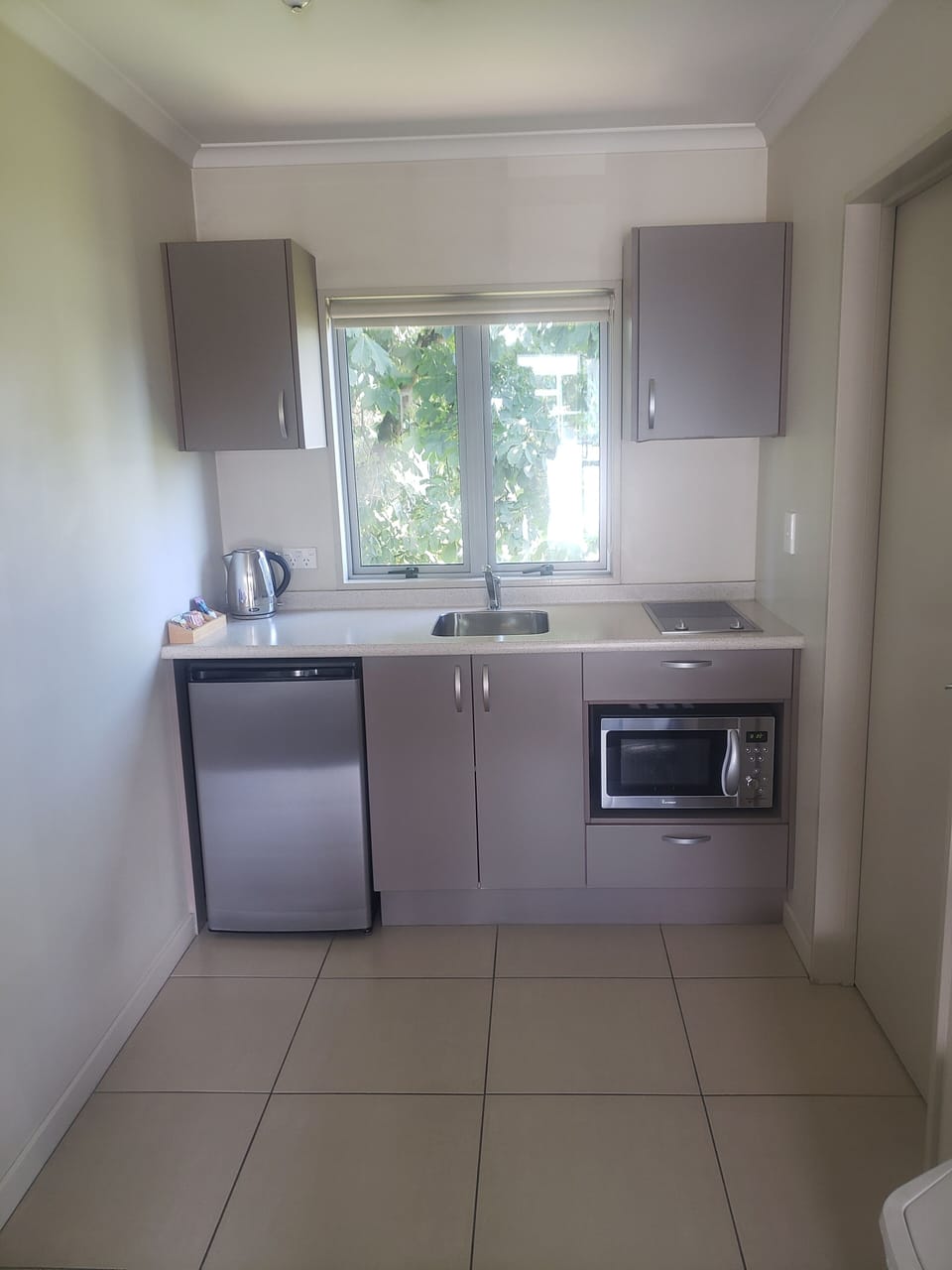 Studio | Private kitchen | Fridge, microwave, stovetop