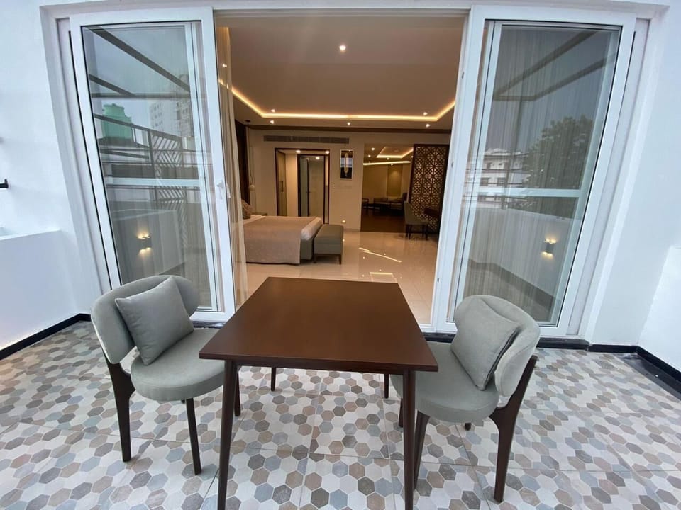 Lifestyle Suite | 1 bedroom, Egyptian cotton sheets, premium bedding, Select Comfort beds