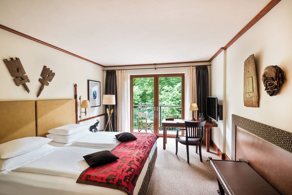 Deluxe Double Room, Balcony | Hypo-allergenic bedding, pillowtop beds, minibar, in-room safe