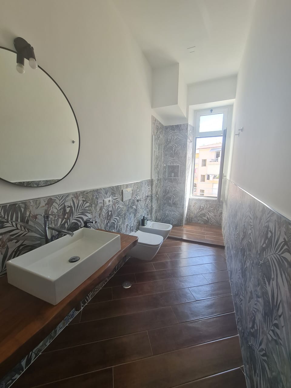 Design Double Room | Bathroom | Shower, free toiletries, towels