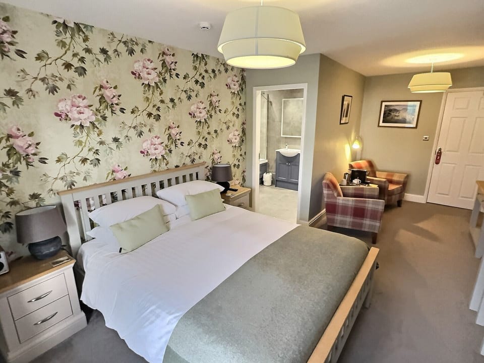 Junior Studio Suite | Individually decorated, individually furnished, iron/ironing board