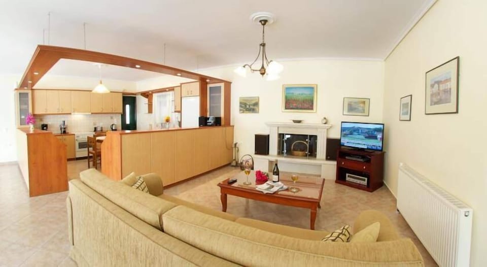 Faos Luxury Apartments Bed and Breakfast in Agia Effimia