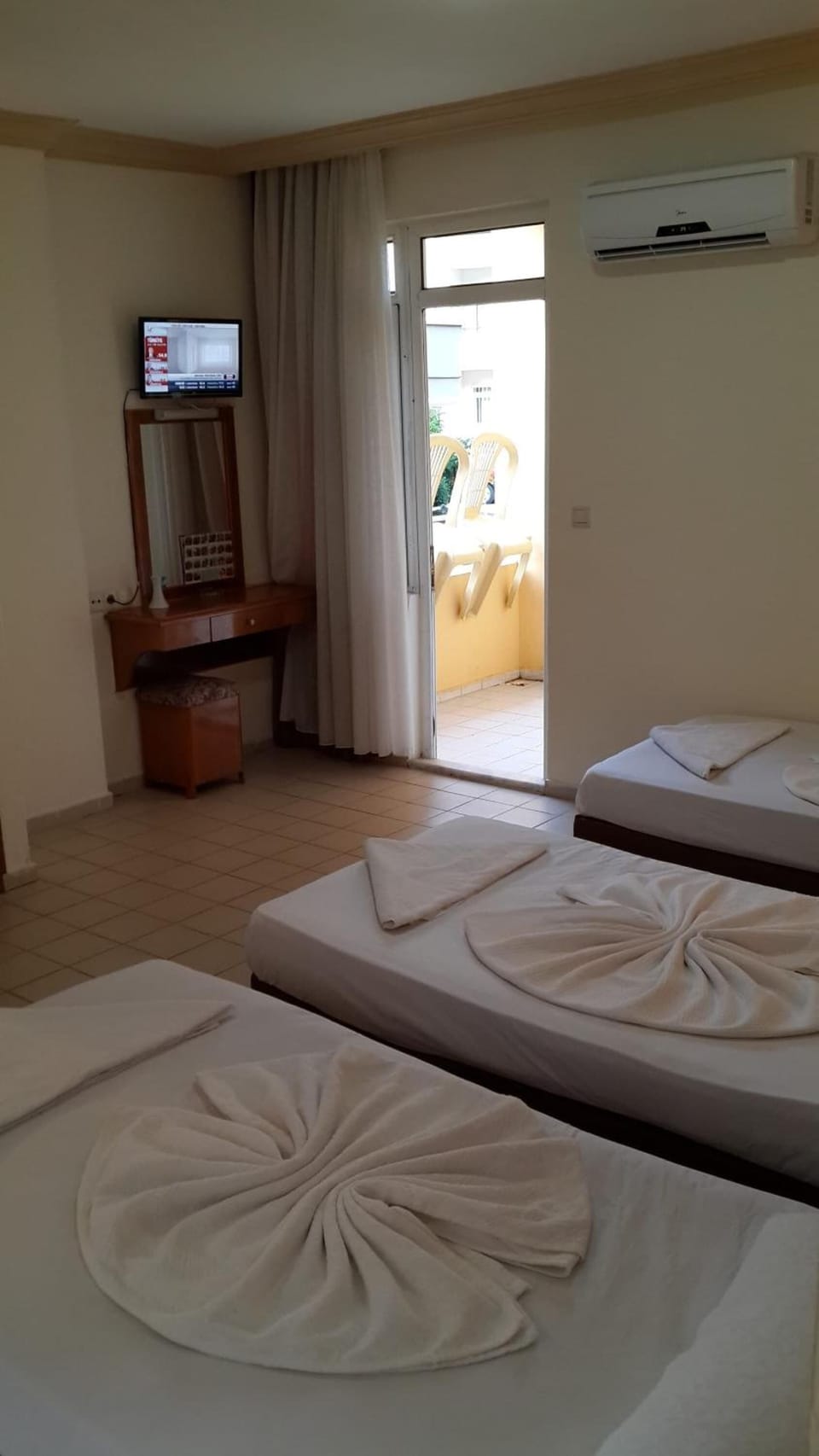 Desk, laptop workspace, free WiFi, bed sheets