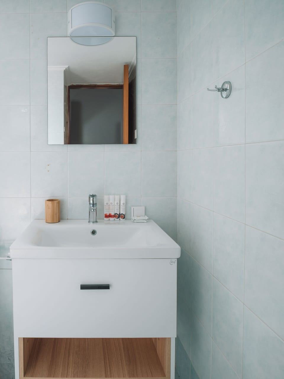 Double Room, 1 Bedroom | Bathroom | Shower, designer toiletries, hair dryer, slippers