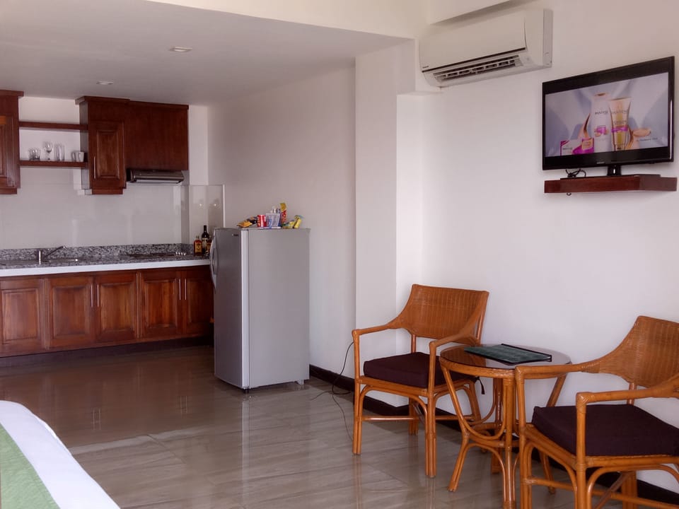 Deluxe Room | Living area