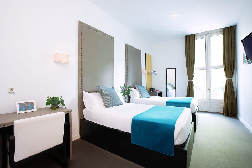 Twin Room, Balcony | Premium bedding, in-room safe, individually decorated, desk