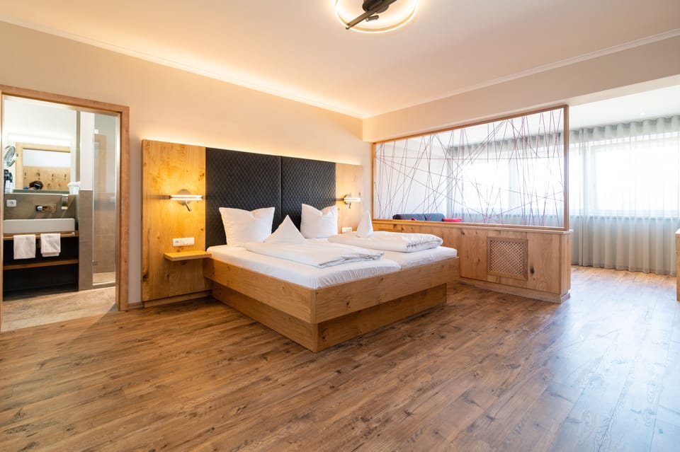 Classic Studio Suite | Hypo-allergenic bedding, minibar, individually decorated