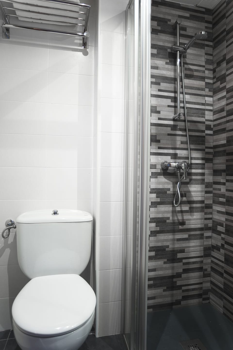 Double or Twin Room | Bathroom | Shower, free toiletries, hair dryer, towels