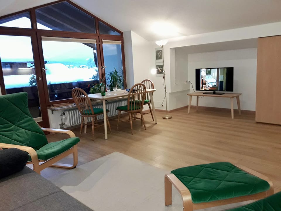 Comfort Apartment, 1 Bedroom, Balcony | Living room | Flat-screen TV