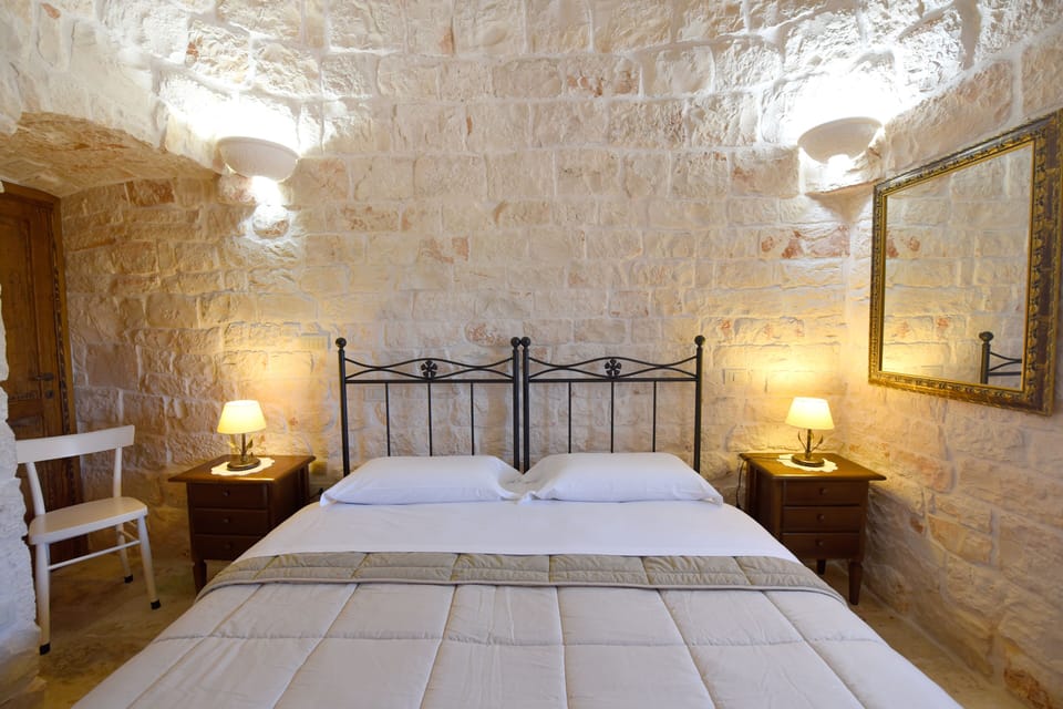 Superior Apartment | Hypo-allergenic bedding, minibar, individually decorated