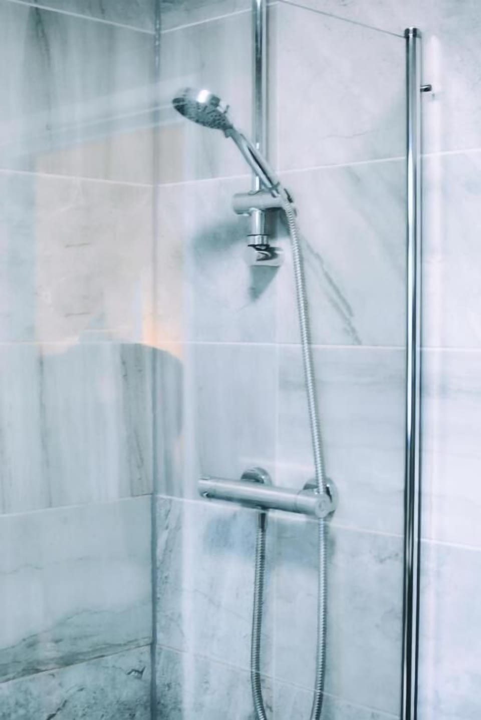 Superior Twin Room | Bathroom | Free toiletries, hair dryer, towels, soap